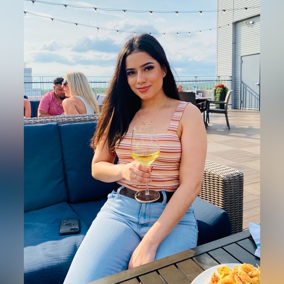 Meet your Posher, Karely - Picture 2 of 2